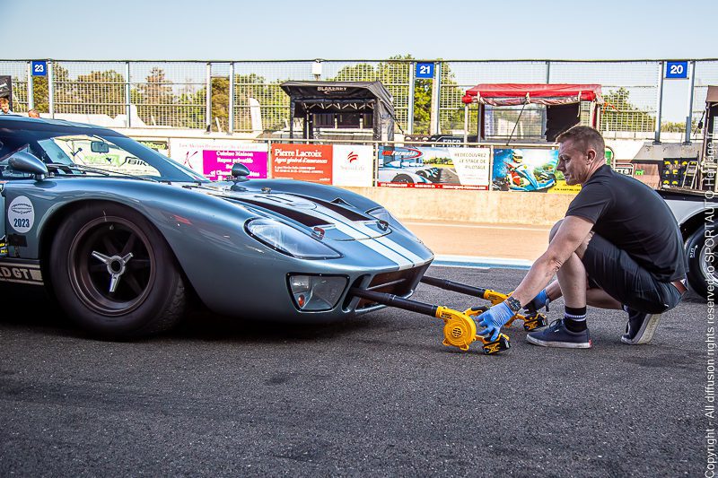 Sportauto-Heritage.fr - GPAO - CER1 - Ford GT40 on Pit
