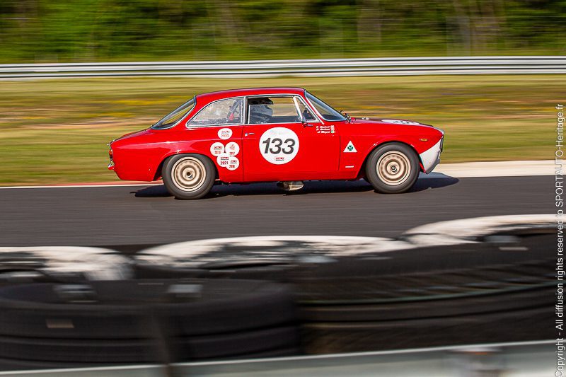 Sportauto-Heritage.fr - GPAO - Sixties Legends - Giulia Sprint GTA - 1965 on track