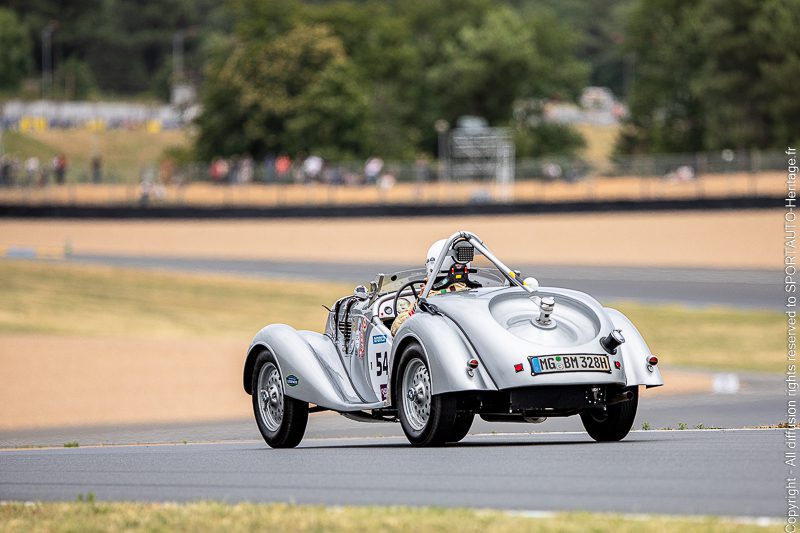 Sportauto-Heritage.fr - Le Mans Classic - Group 1 - BMW 328 Roadster - 1939 - Entrée Tertre Rouge