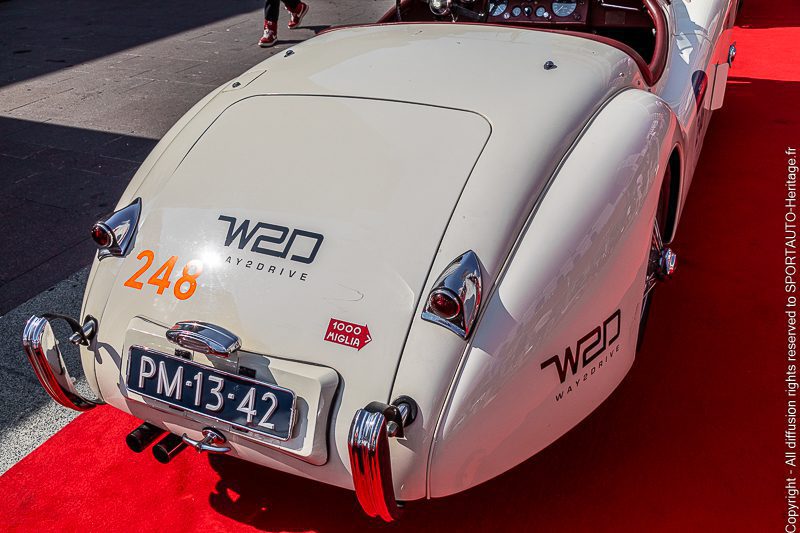 248 - JAGUAR XK120 OTS SE ROADSTER - 1954