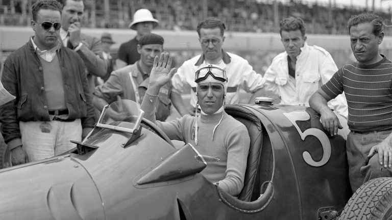 Tazio Nuvolari, Il mantovano volante, en 1937 by photographe inconnu