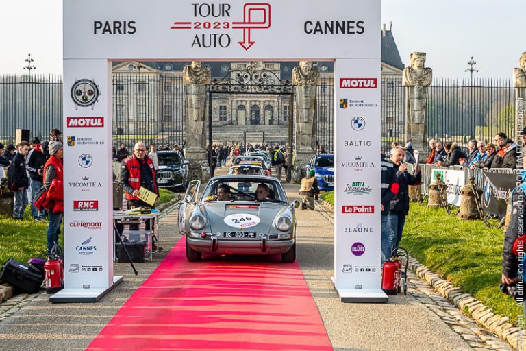 Départ du Tour Auto 2023 organisé par Peter Auto - Château de Vaux-le-Vicomte