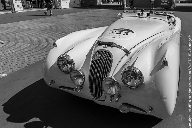 235 - JAGUAR XK120 OTS SE ROADSTER - 1953