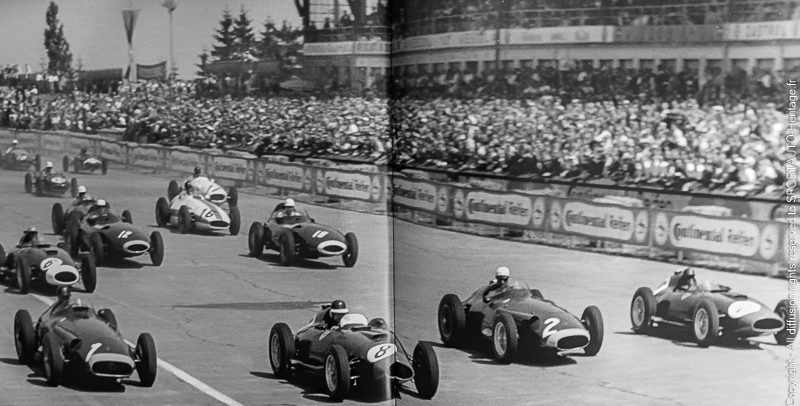 Départ du Grand Prix d'Allemagne 1957 sur le Nüburgring : n° 1 - Juan Fangio, n° 8 - Mike Hawthorn, n° 2 - Jean Behra, n° 7 - Peter Collins