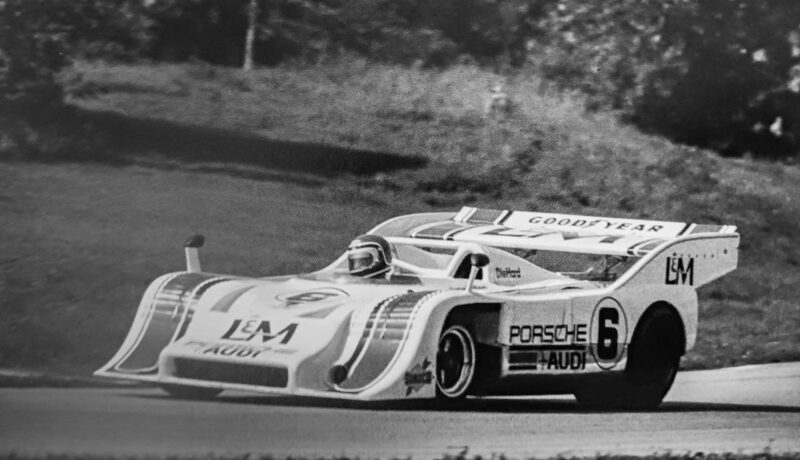 George Follmer gagne le championnat Can-Am au volant de la Porsche 917/10 de l'écurie de Roger Penske's.