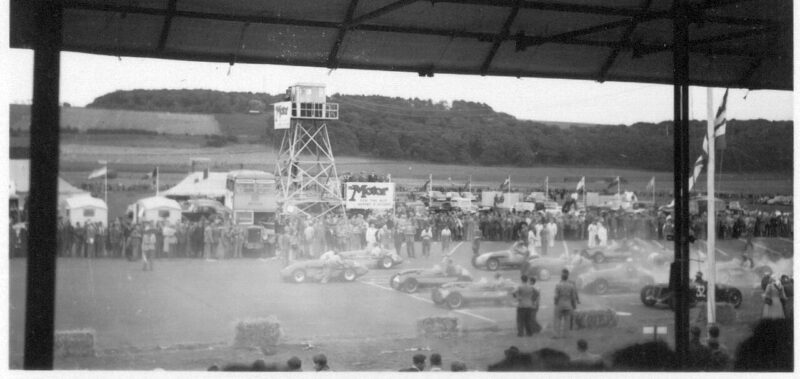 Départ à Silverstone en 1952 depuis GrandStand
